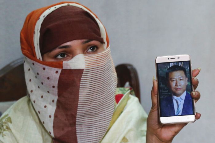 Пакистаны 700 гаруй охин Хятадад зарагджээ