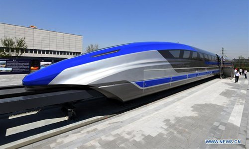 Хятадууд 600 км/ц хүртэл хурдлах чадалтай галт тэрэг бүтээжээ