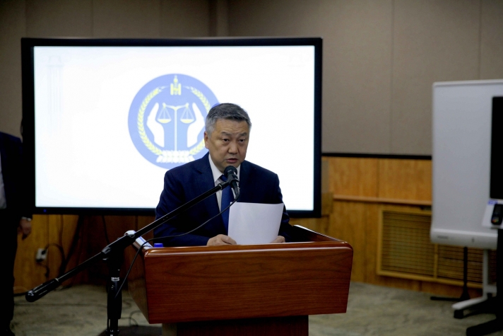 Монгол Улсын Ерөнхийлөгчийн зарлигийг Шүүхийн ерөнхий зөвлөлд танилцууллаа