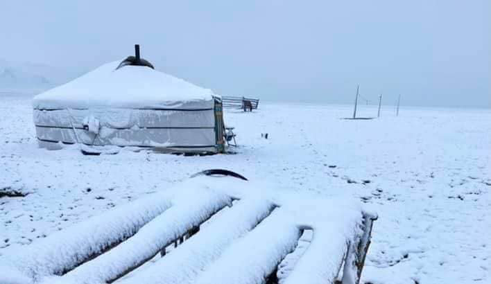 Энэ өвлийн анхны цас таван суманд оржээ