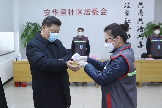 Ши Жиньпин коронавирусийн халдвар авсан өвчтөнүүдийн эмчлүүлж буй эмнэлэгт зочилжээ