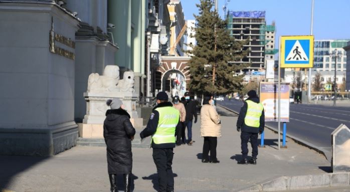 Хүүхдийг “халдвар тээгч” гэж үзэхээ хэзээ болих вэ?