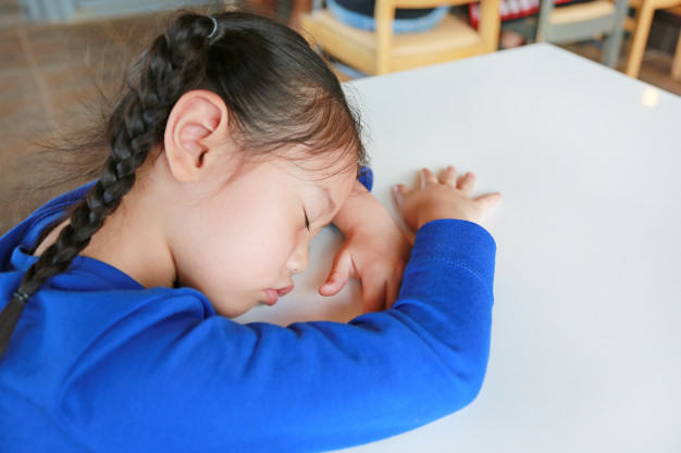 Хүүхдийг мэдрэлийн ядаргаанд орсоныг яаж мэдэх вэ?