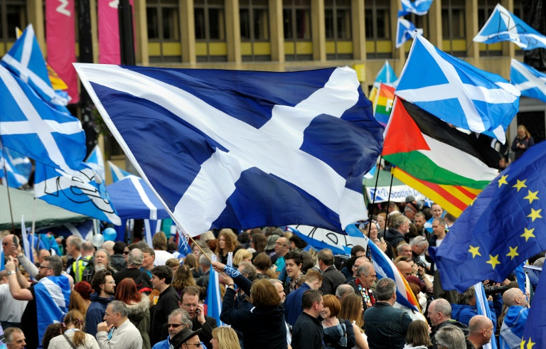 Шотланд улс Их Британиас хамааралгүйгээр Европын холбоонд эргэн нэгдэхэд бэлэн гэв