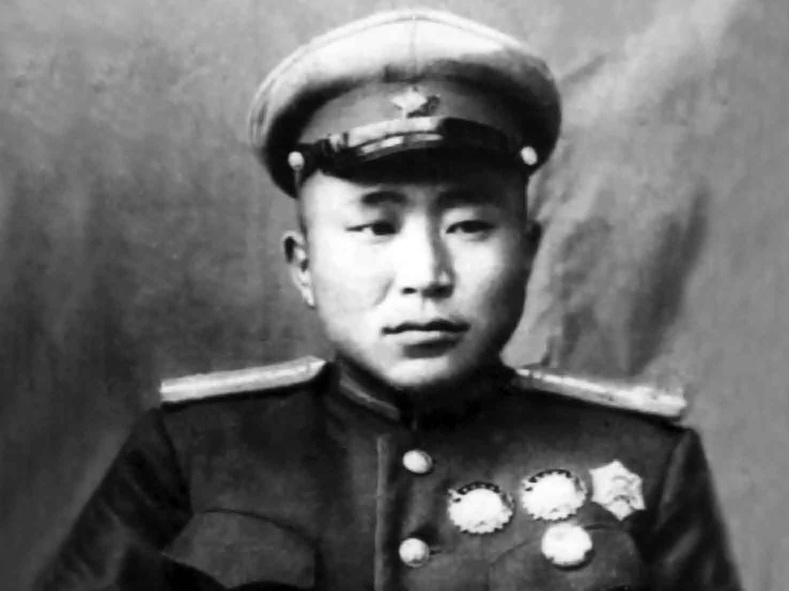 Монгол Улсын баатар Жамбаагийн Загас: Түүхчид аавыг минь Монгол улсын гурван дайнд оролцсон цорын ганц хүн гэдэг