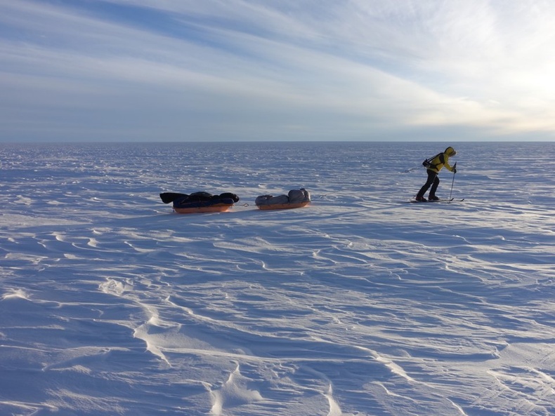 "Антарктидыг ганцаараа туулсан анхны хүн" болохоор аялалд гарсан эр хаана яваа вэ?