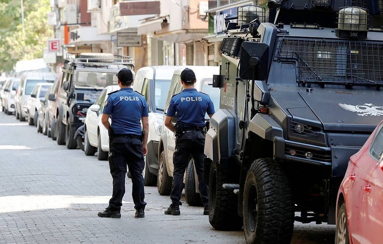 Турк улс төрийн эргэлт хийхийг завдсан 130 гаруй цэргийн албан хаагчийг баривчлахыг тушаажээ
