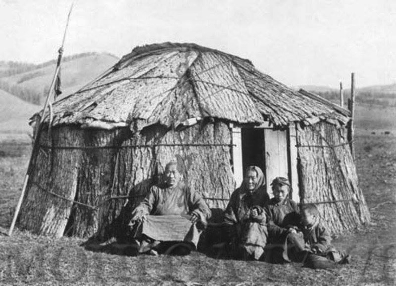 100 жилийн өмнө монголчууд өвчин тахлаас хамгаалах шилдэг аргатай байжээ