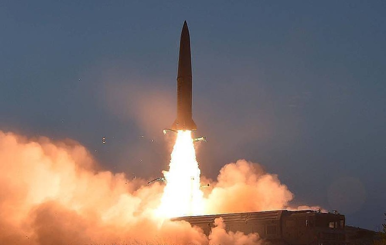 Хойд Солонгос Японы зүг пуужин харважээ