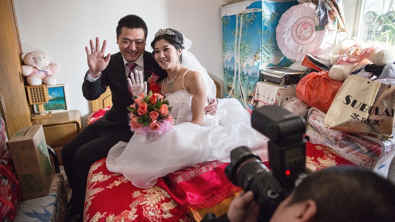 Хятадын 428 хүн Монгол улсын иргэнтэй гэр бүл болж гэнэ!