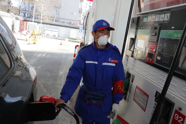Коронавирусийн нөлөөгөөр Хятадын газрын тосны эрэлт 20 хувиар буурав