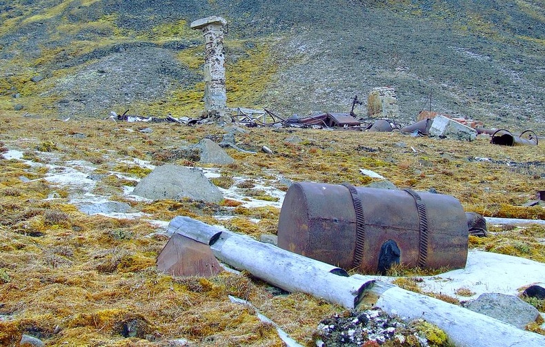 Арктикаас 4500 гаруй тонн хаягдал металл цуглуулжээ