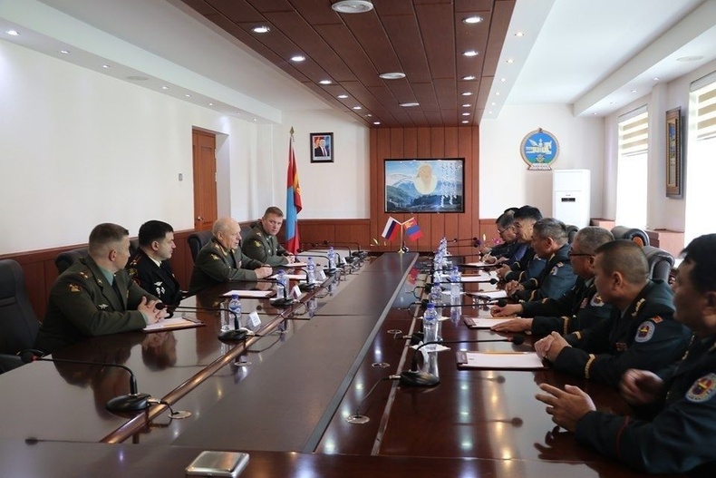 Армийн генерал О.Л.Салюков Монгол Улсад айлчилж байна
