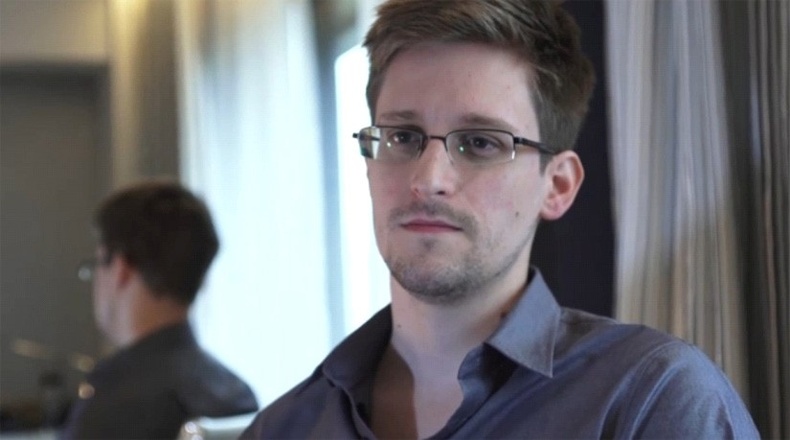 АНУ-ын экс тагнуулч Эдуард Сноуден Францын ерөнхийлөгчөөс улс төрийн орогнол хүсчээ