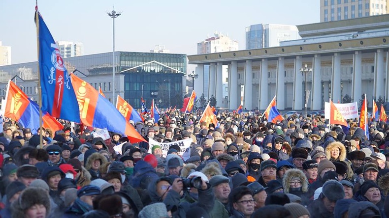 УИХ-ын дарга М.Энхболдыг огцрохыг шаардсан тайван жагсаал