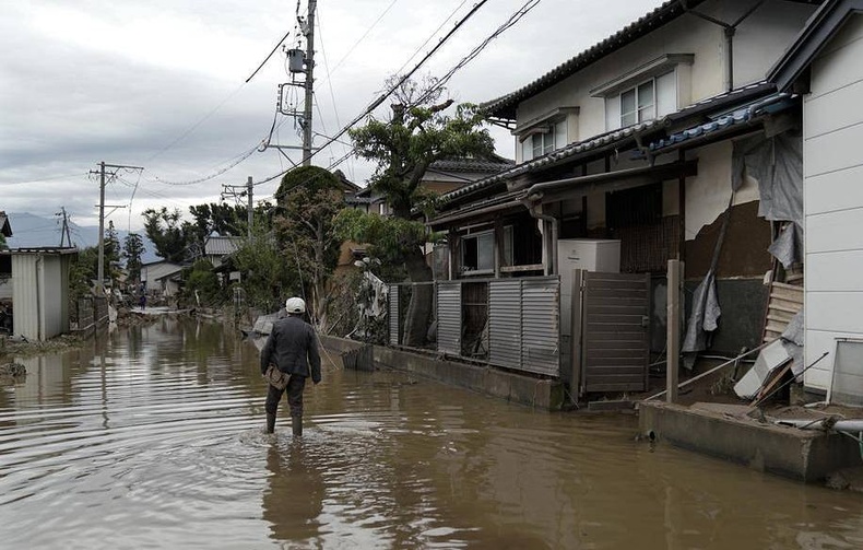 Японы 42.000 гаруй байшин барилга Хагибис хар салхины улмаас усан хангамжгүй болжээ