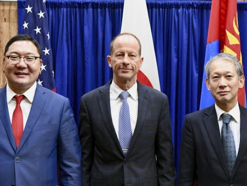 Монгол, АНУ, Японы гурван талт уулзалт болж, хамтарсан мэдэгдэл гаргав