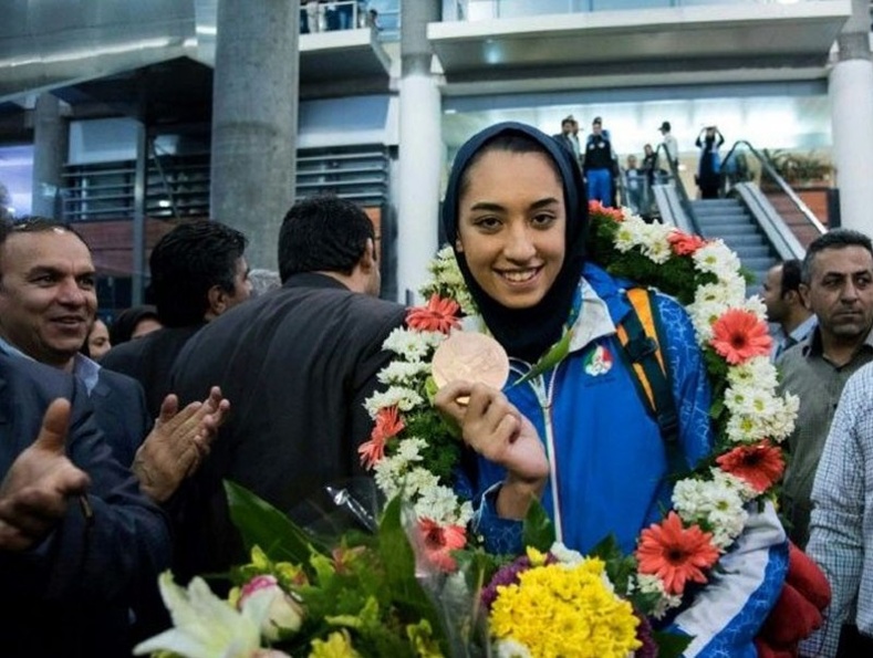 Ираны олимпийн гол найдвар тамирчин иргэншлээ сольжээ