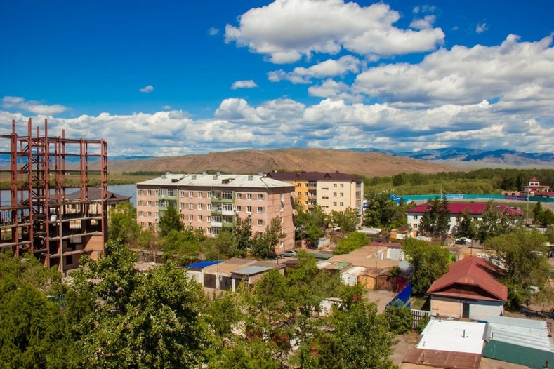 Тувагийн Кызылээс ирсэн 53 оюутныг Увс аймагт тусгаарлажээ