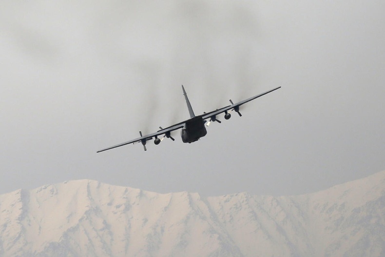 ​Узбекийн агаарын довтолгооноос хамгаалах хүчнийхэн Афганистаны цэргийн онгоцыг сөнөөжээ