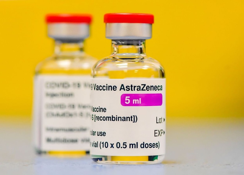 "AstraZeneca" вакцин хийхийг Европын зарим орнуудад тодорхойгүй хугацаагаар зогсоов