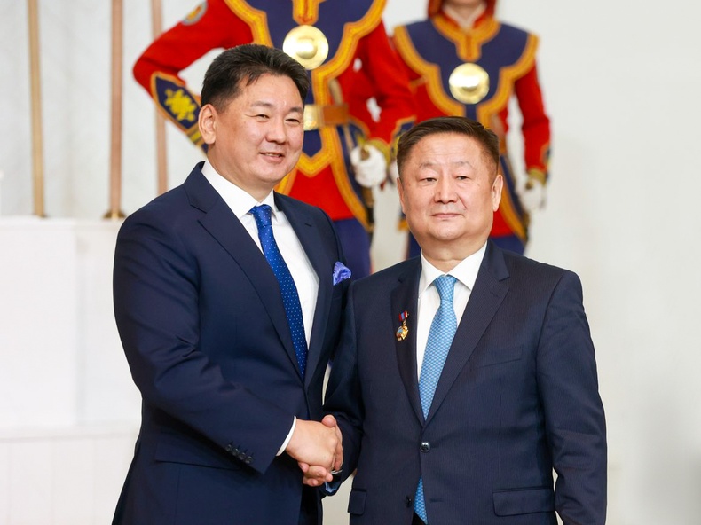 Голомт банкны Ерөнхийлөгч Г.Ганболд “Монгол Улсын Гавьяат Эдийн засагч” цол хүртлээ