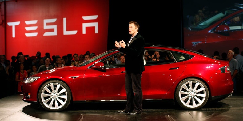 "Тесла" компани "Тоёота"-г гүйцэж, дэлхийн хамгийн үнэ цэнэтэй авто үйлдвэрлэгч болов