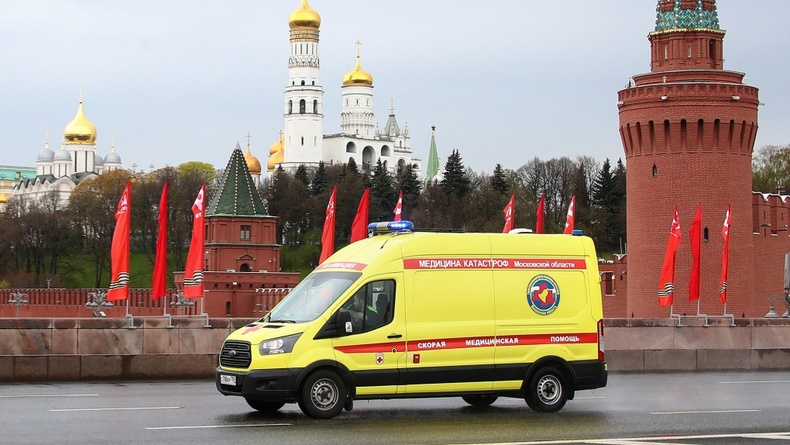 ОХУ-д гурван эмч үл мэдэгдэх шалтгааны улмаас цонхоор унажээ