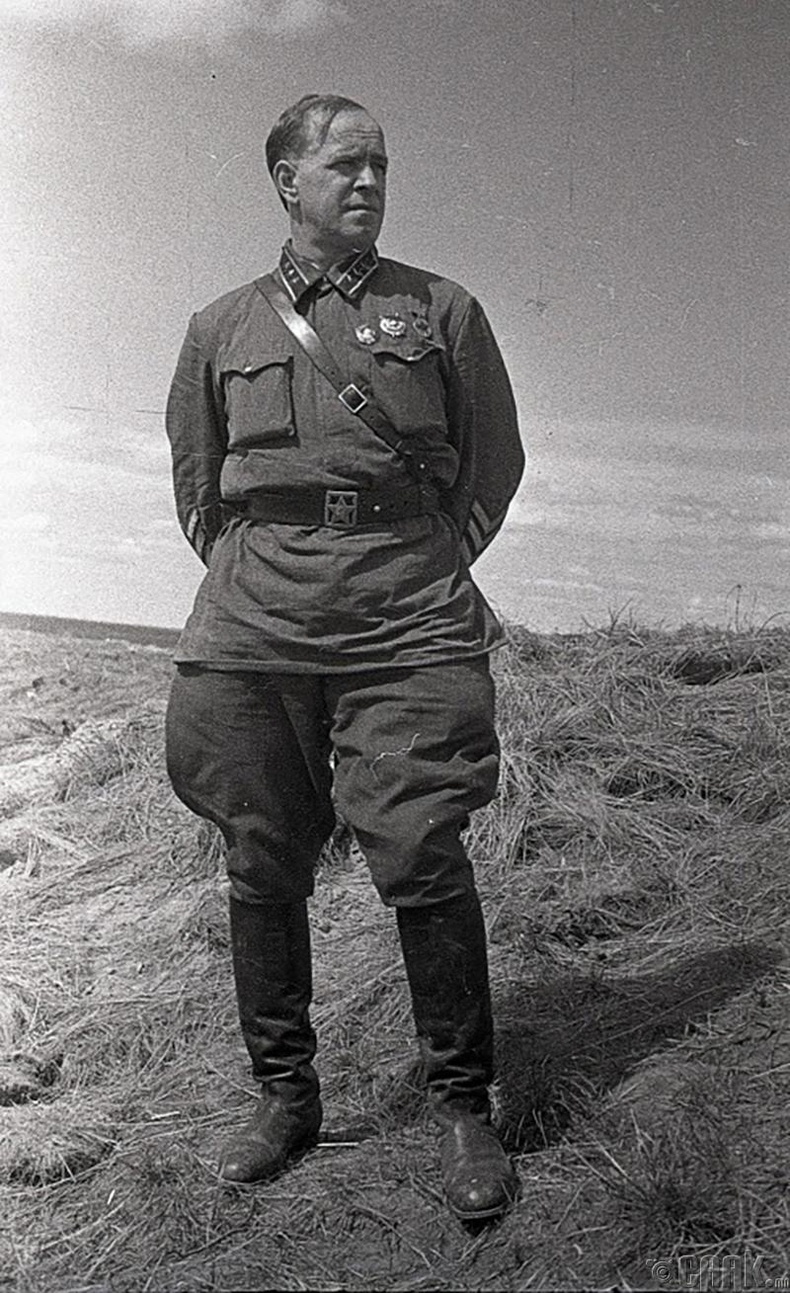 1-р армийн бүлгийн командлагч  Георгий Константинович Жуков