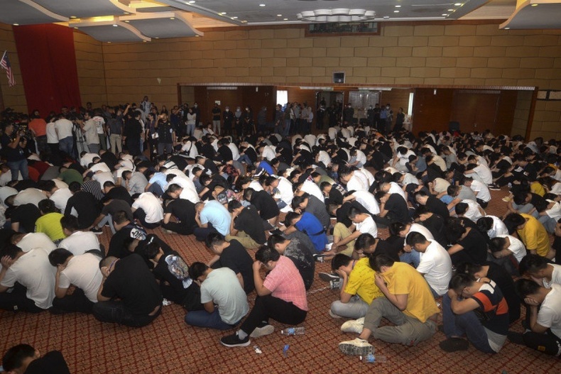 Малайзын цагдаа нар онлайнаар залилан хийдэг 680 хятад иргэнийг баривчиллаа
